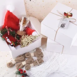 16pcs White Christmas Gift Boxes 13 16pcs White Christmas Gift Boxes -Christmas Favors Shop 16Pcs White Gift Box Set with Twines and Grass 2 result 600x600 1