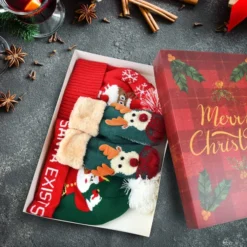 24pcs Assorted Christmas Shirt Boxes With Lids -Christmas Favors Shop 24Pcs 3 Size Assorted Shirt Gift Box Set with Vintage Design Set Painting Design With Stickers 5 600x600 1