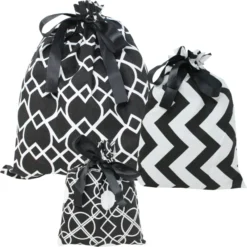 6Pcs Christmas Gift Bags In Black Elegant Color -Christmas Favors Shop 6Pcs Christmas Gift Bags In Black Elegant Color 6 scaled 600x600 1