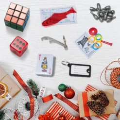 8pcs Lettering Pieces Party Crackers Christmas -Christmas Favors Shop Christmas Party Table Favors Lettering Pieces 4 result 600x600 1