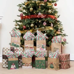 32pcs Kraft Christmas Small Gift Bags 12 32pcs Kraft Christmas Small Gift Bags -Christmas Favors Shop Small Kraft Paper Christmas Themed Bags with 10 Designs 32 Pcs 7 result 600x600 1